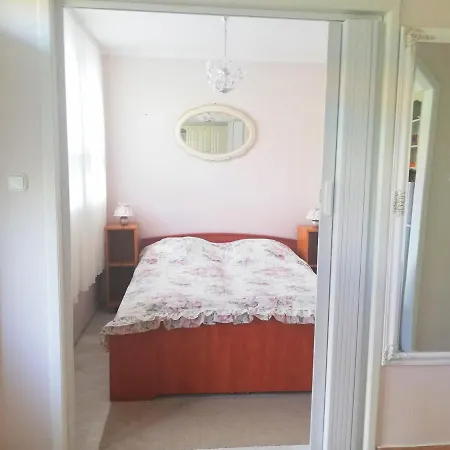 Apartment Strandfuerdo Eger