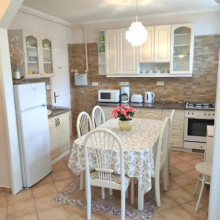 Apartament Strandfuerdo Eger